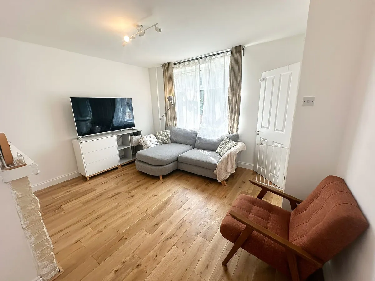 Romford, RM3, photo 6