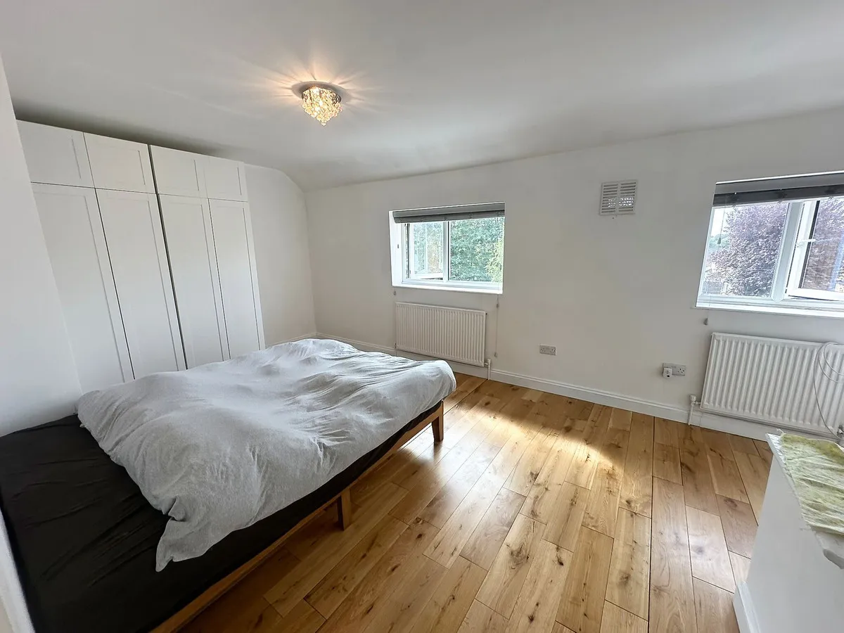 Romford, RM3, photo 9