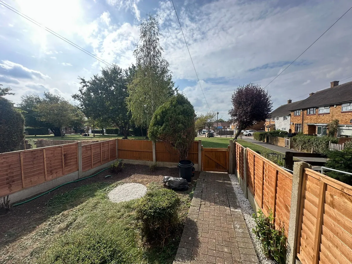 Romford, RM3, photo 15