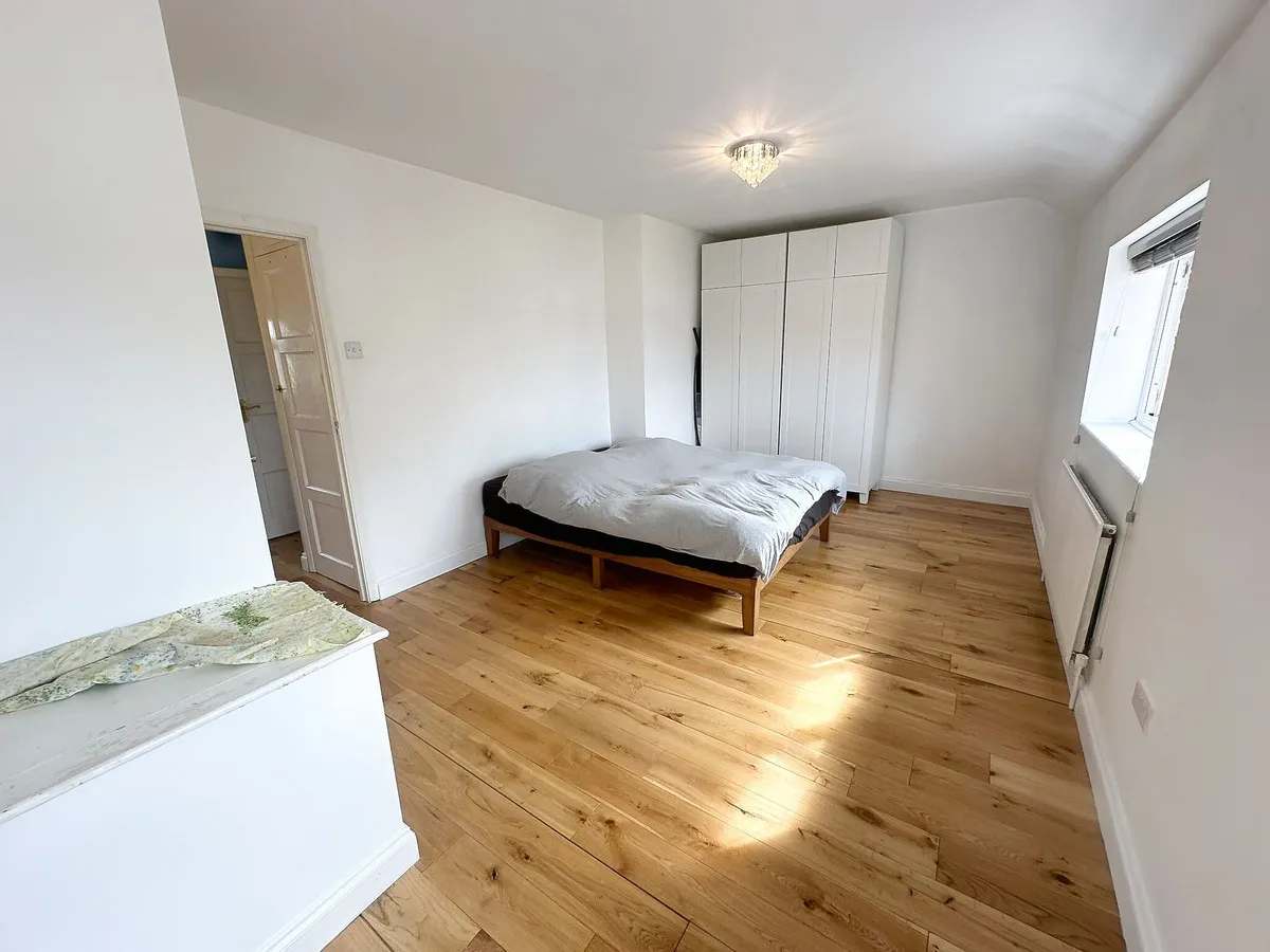Romford, RM3, photo 10