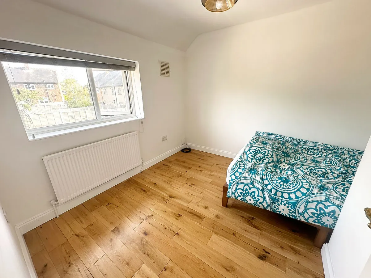 Romford, RM3, photo 13