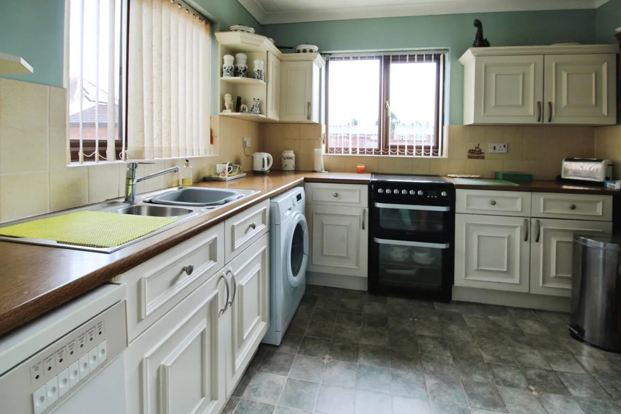 Broughton Close, Colchester, CO2, photo 5
