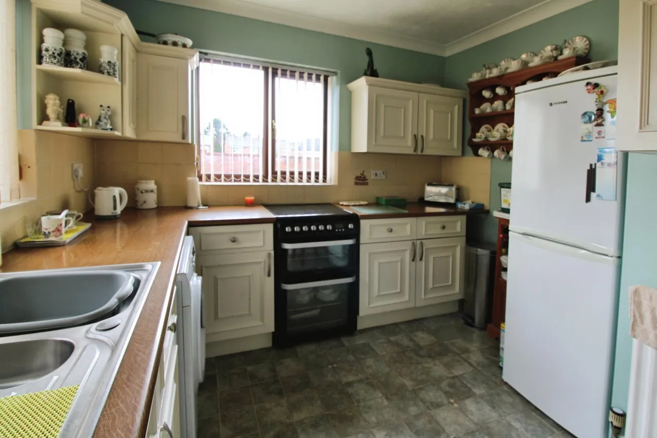Broughton Close, Colchester, CO2, photo 7