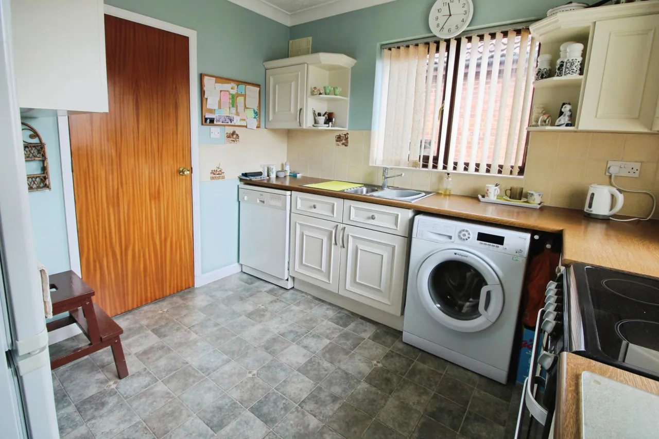 Broughton Close, Colchester, CO2, photo 6