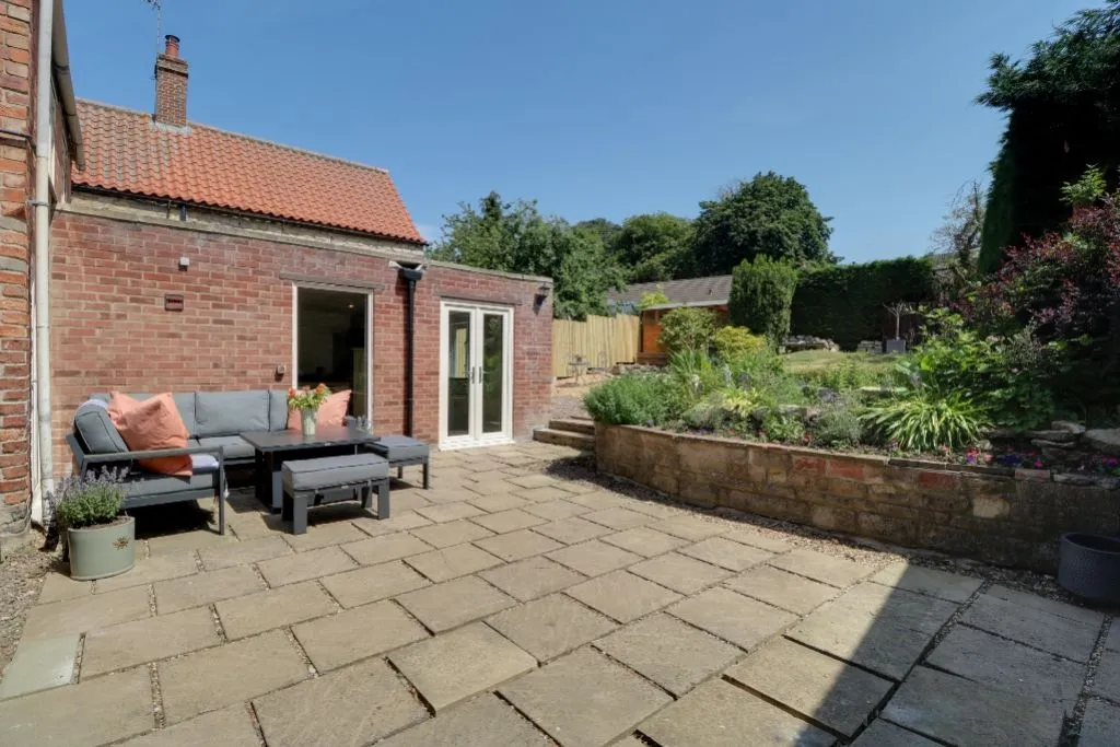 High Street, Colsterworth, NG33, photo 19