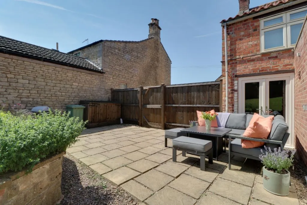 High Street, Colsterworth, NG33, photo 20