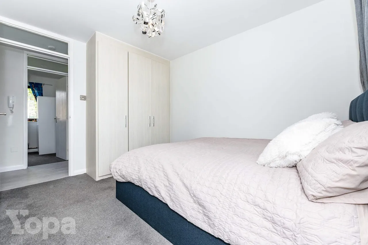 Low Close, Greenhithe, DA9, photo 9