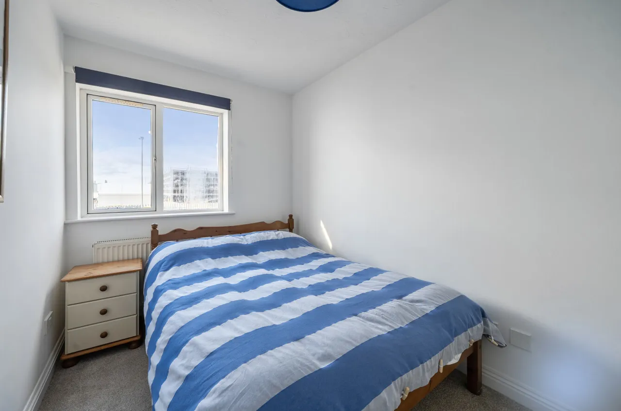 Pacific Close, Ocean Village, SO14, photo 7
