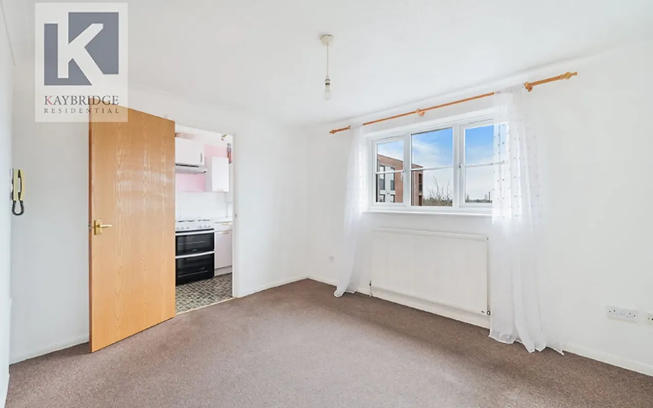 Yeomanry Close, Epsom, KT17, photo 3