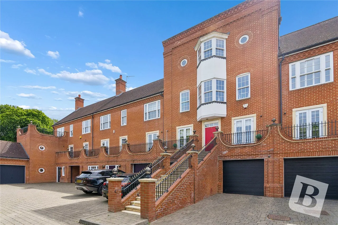 4 bed house for sale — Vaughan Williams Way, Warley, Brentwood, Essex, CM14