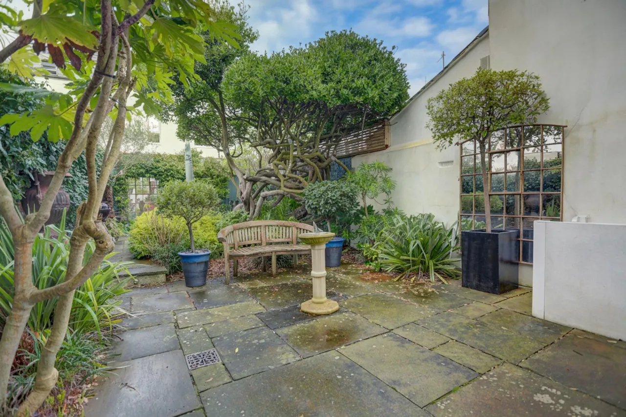 Royal Crescent, Brighton, BN2, photo 28