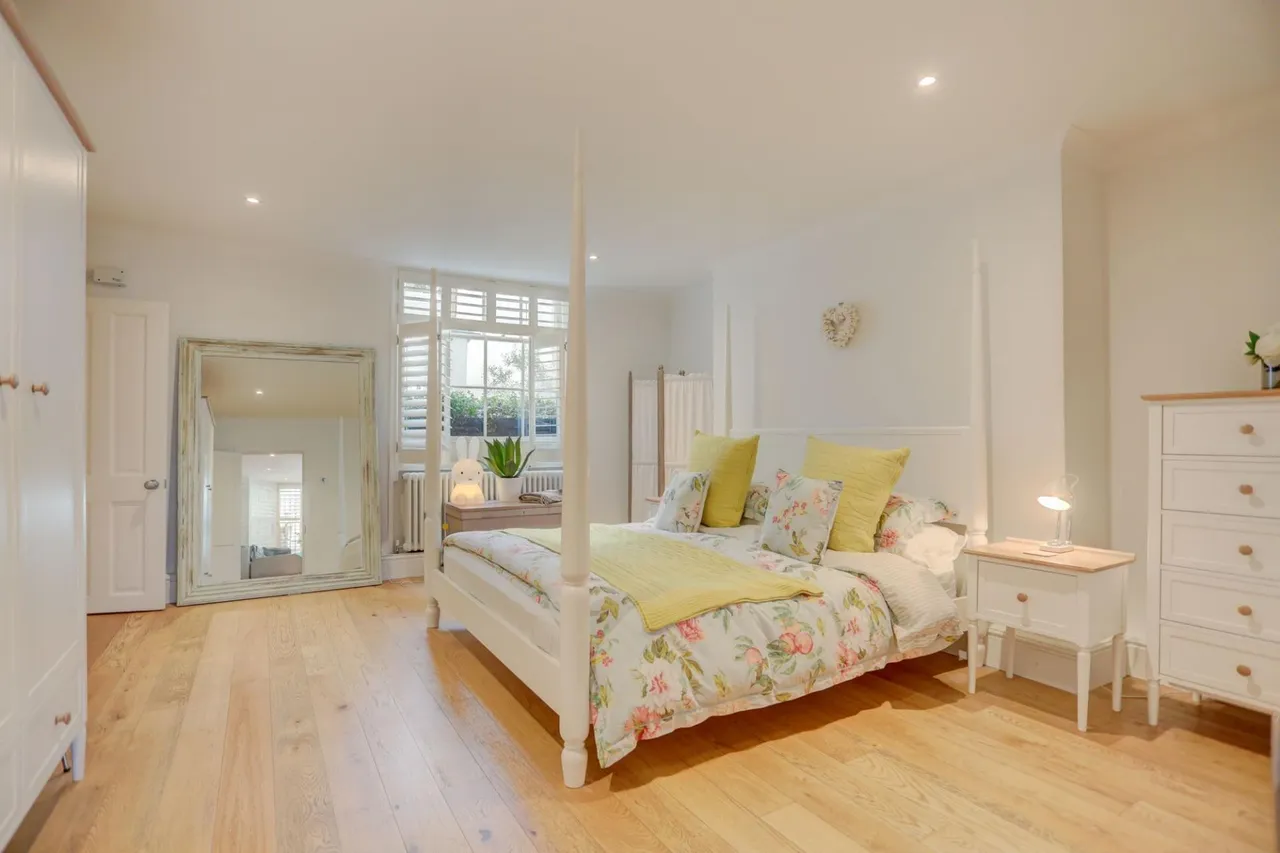 Royal Crescent, Brighton, BN2, photo 24
