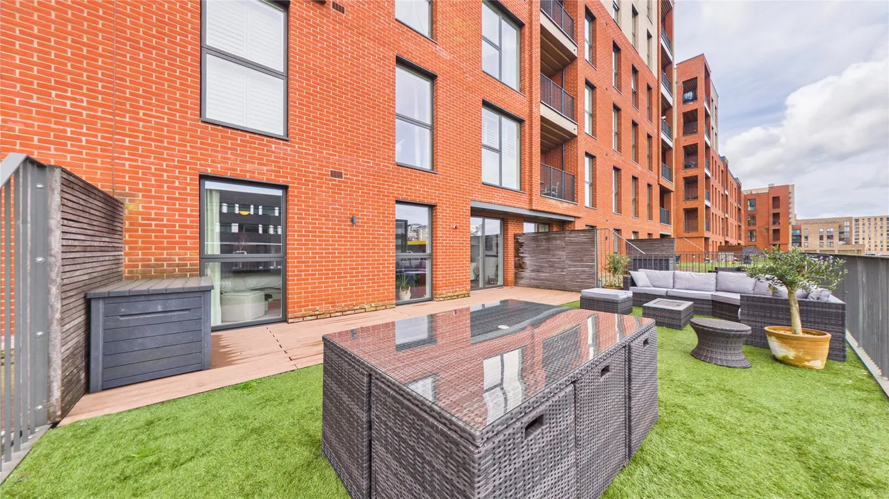 Lismore Boulevard, London, NW9 4DB, photo 12