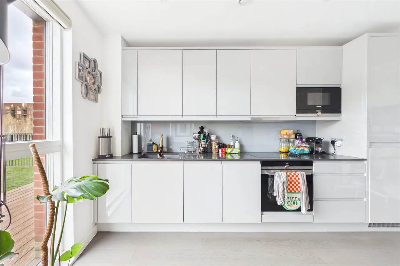 Lismore Boulevard, London, NW9 4DB, photo 9