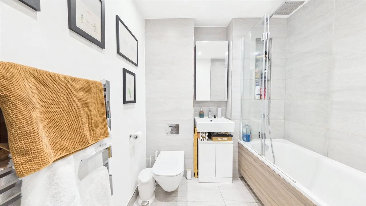 Lismore Boulevard, London, NW9 4DB, photo 7