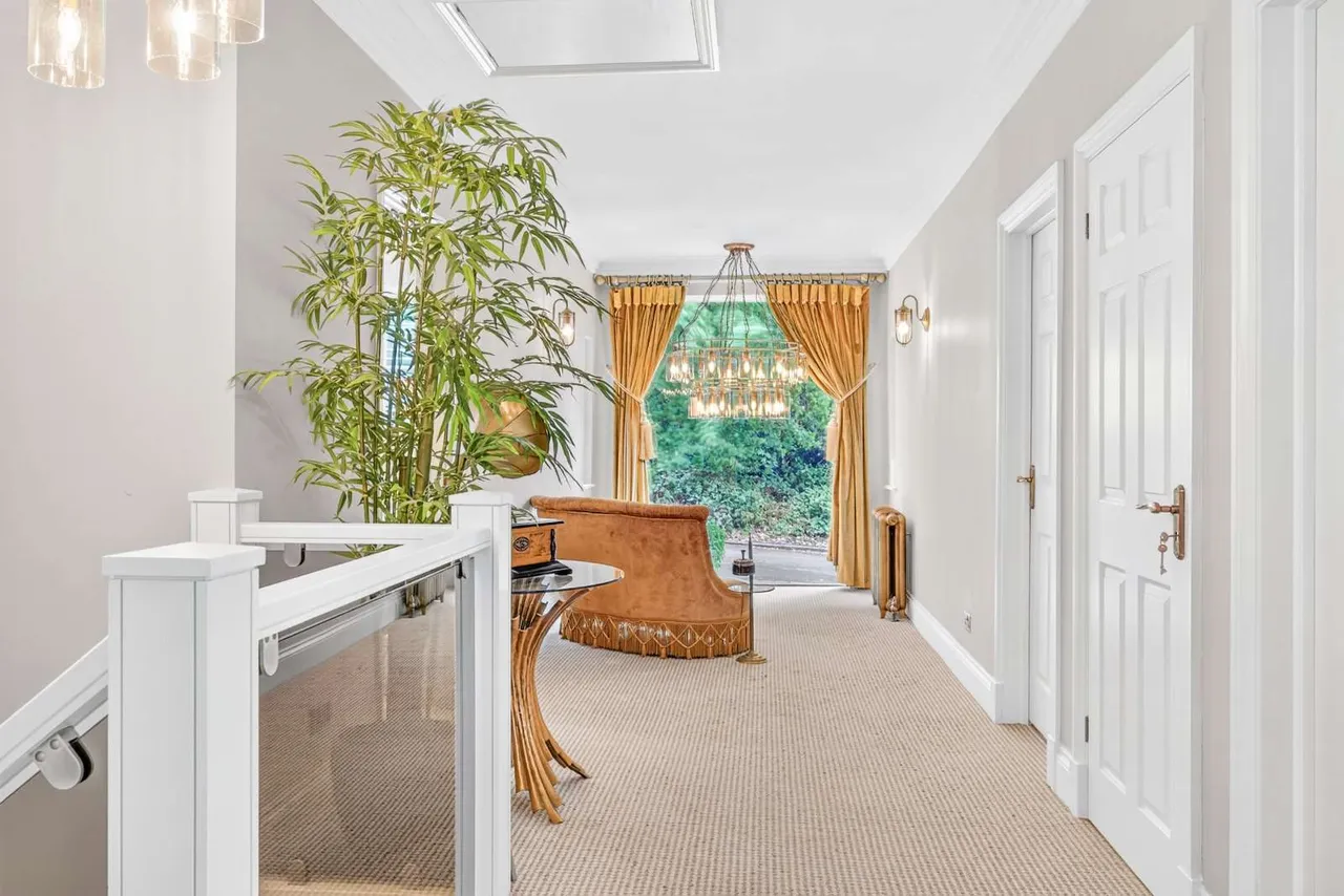 Woodbury Hill, Loughton, IG10, photo 12