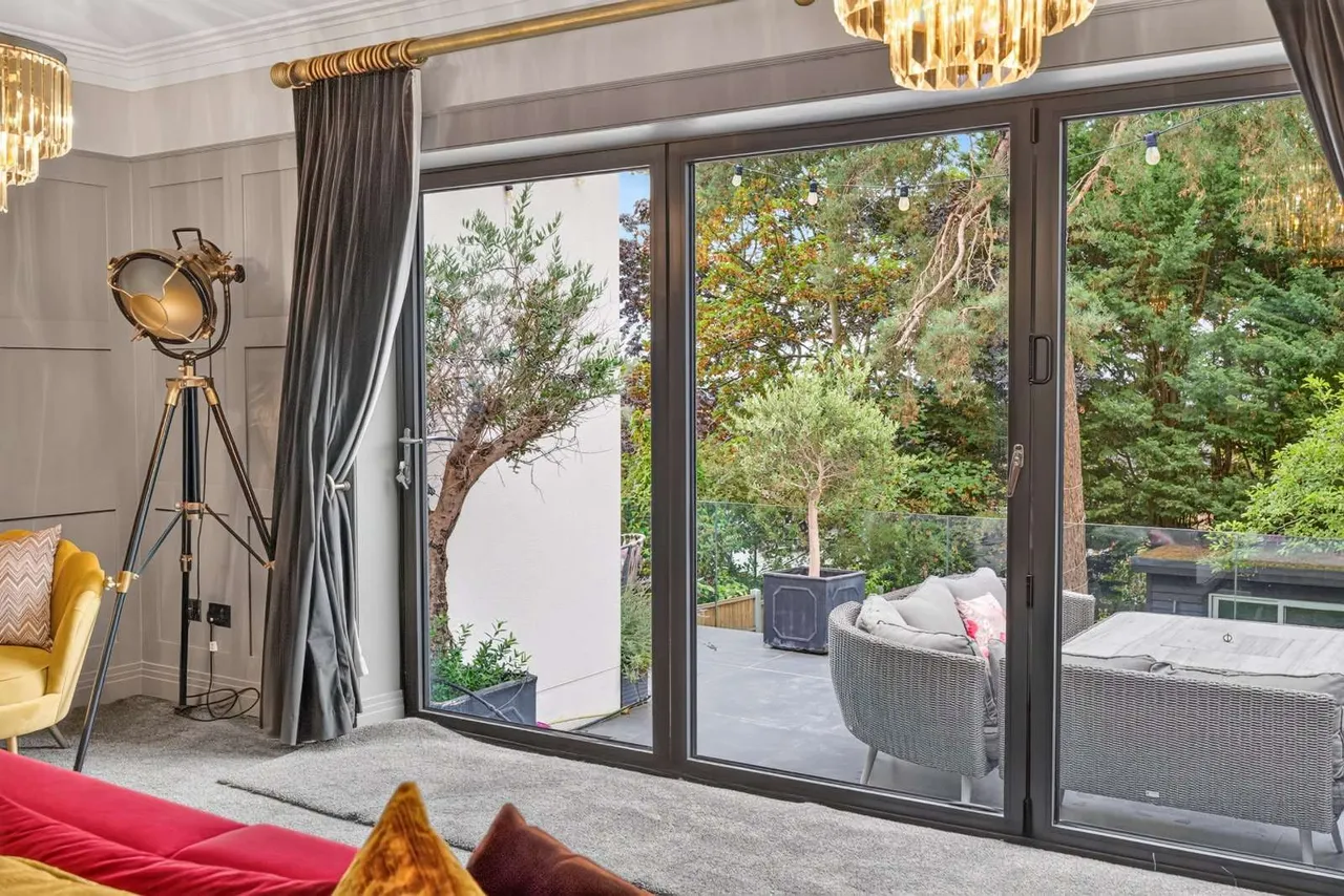 Woodbury Hill, Loughton, IG10, photo 10