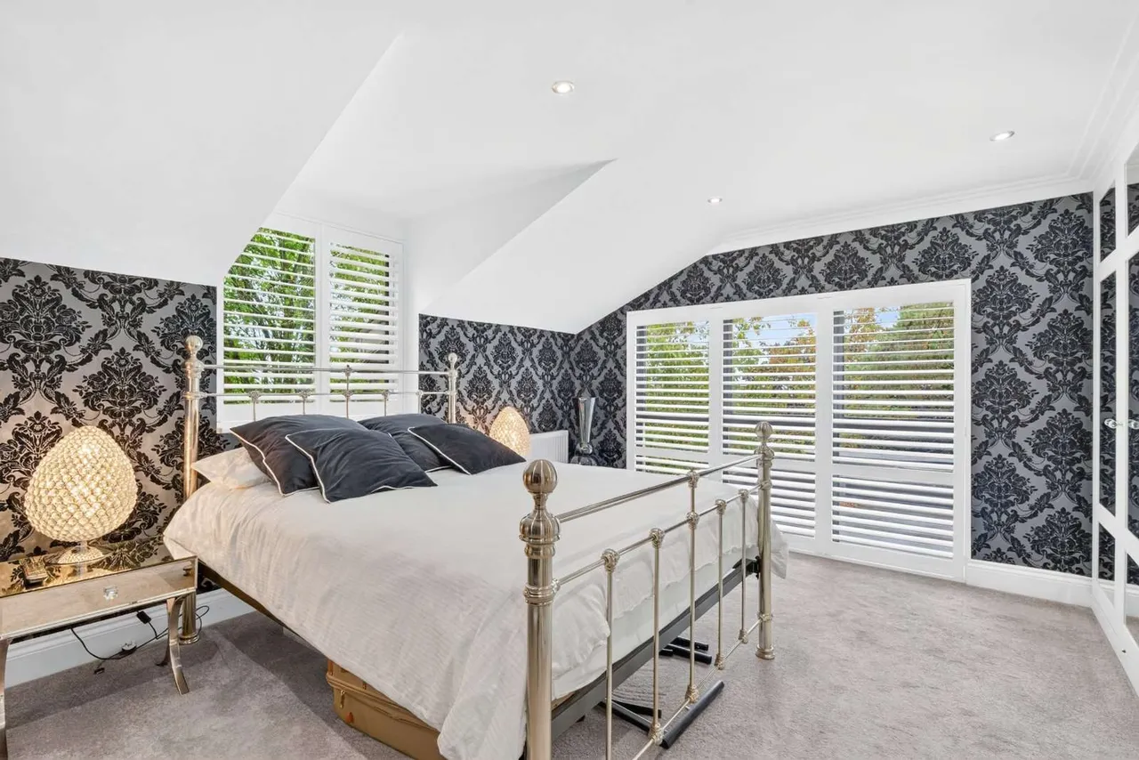 Woodbury Hill, Loughton, IG10, photo 17