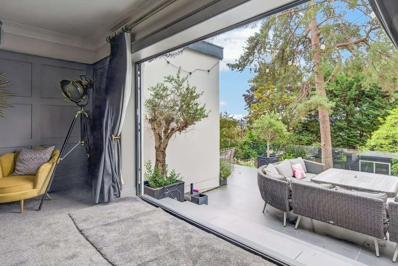 Woodbury Hill, Loughton, IG10, photo 22