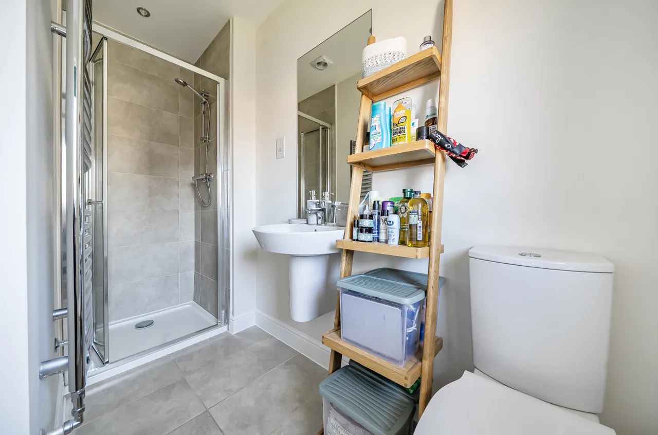 Swithens Close, Wakefield, WF1, photo 19