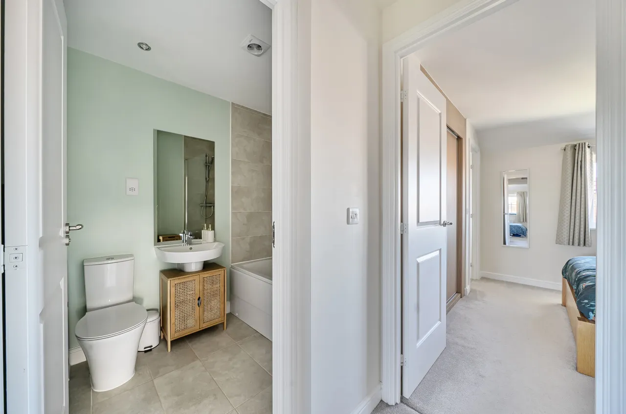 Swithens Close, Wakefield, WF1, photo 18