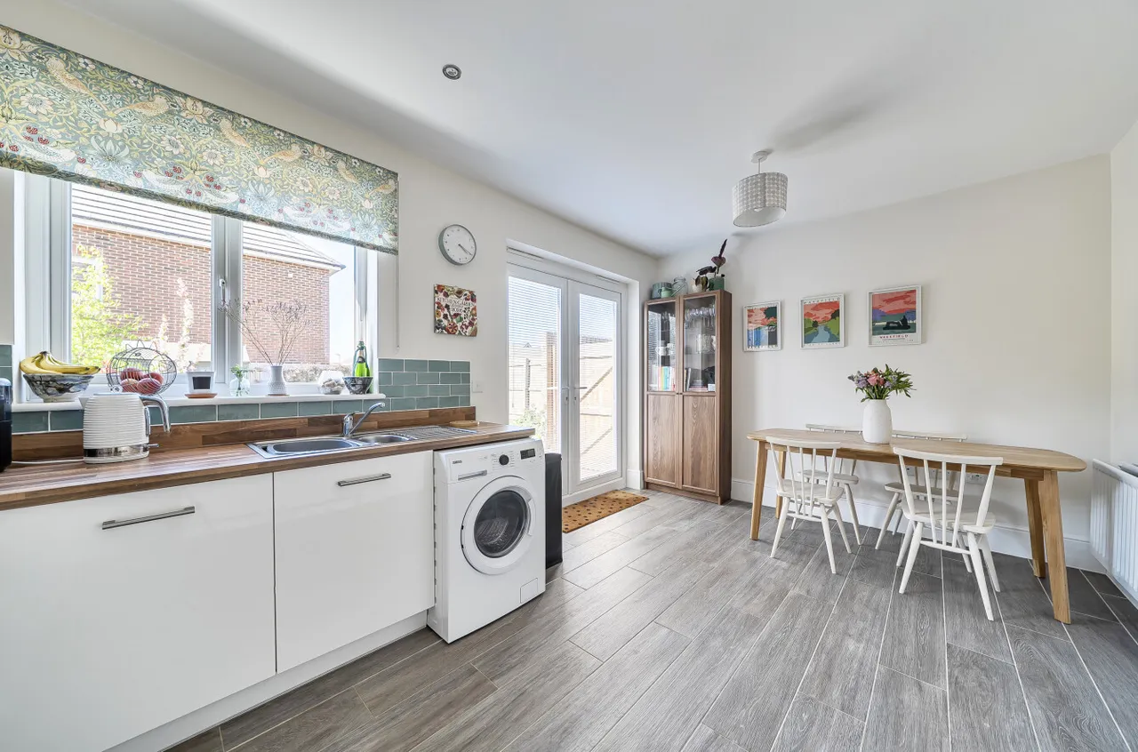 Swithens Close, Wakefield, WF1, photo 4