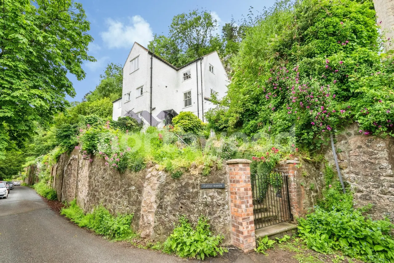 2 bed flat for sale, Foley Terrace, Malvern, WR14