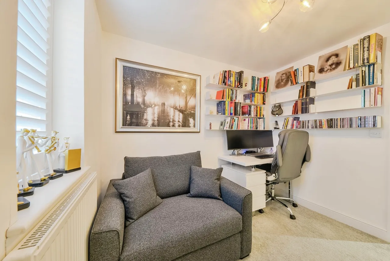 143 Icknield Way, Letchworth Garden City, photo 12
