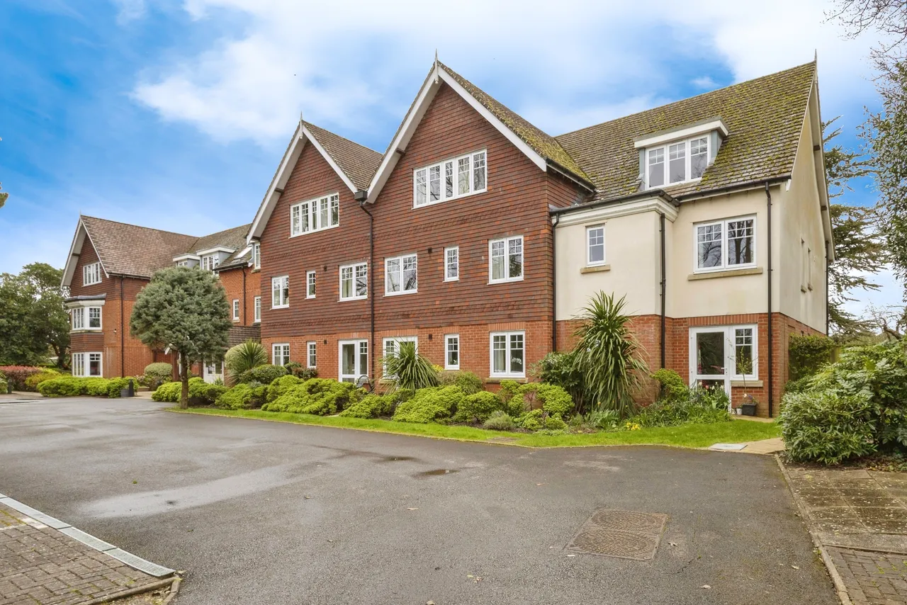2 bed flat for sale, New Brighton Road, Emsworth, PO10