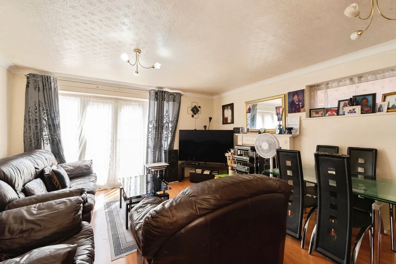 Parker Avenue, Tilbury, Essex, RM18, photo 2
