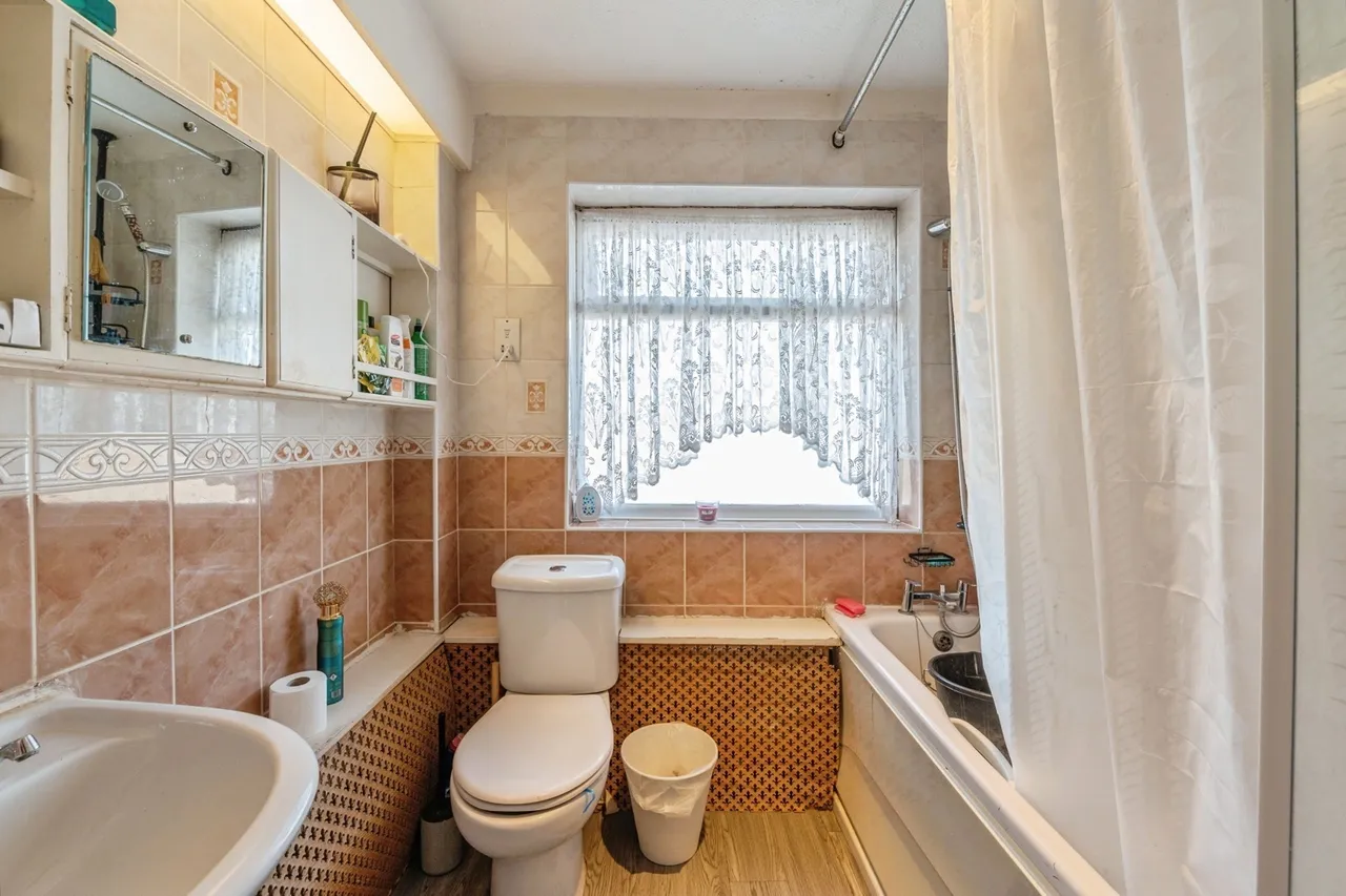 Parker Avenue, Tilbury, Essex, RM18, photo 12