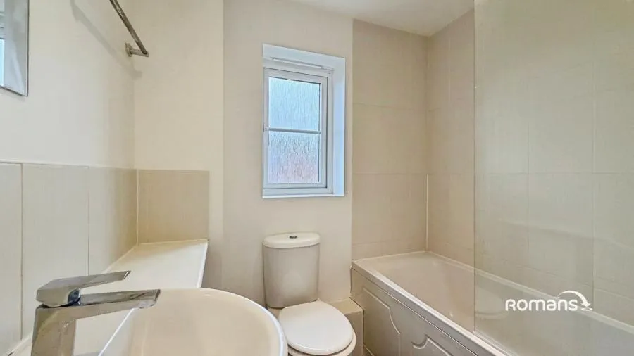 Wiltshire Crescent, Basingstoke, RG22, photo 12