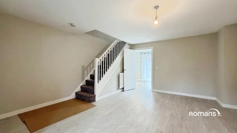 Wiltshire Crescent, Basingstoke, RG22, photo 3
