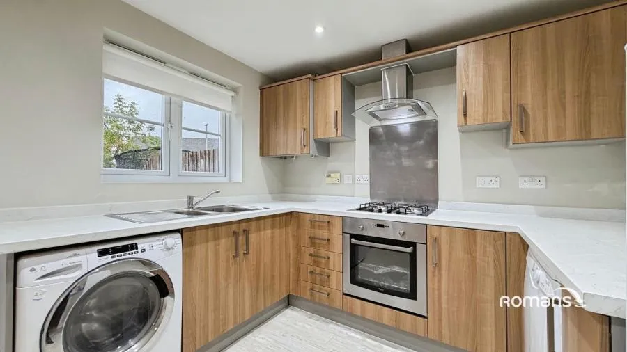 Wiltshire Crescent, Basingstoke, RG22, photo 4