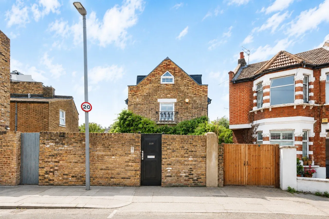 The Coach House, Winfrith Road, Earlsfield, London, SW18, photo 6