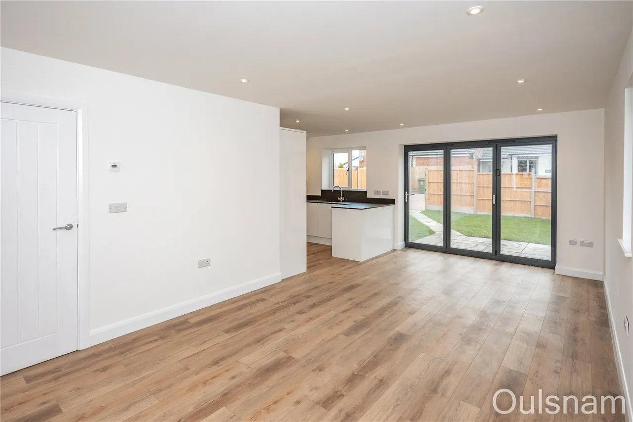 Barley Mow Lane, Catshill, Bromsgrove, Worcestershire, B61 0LU, photo 2