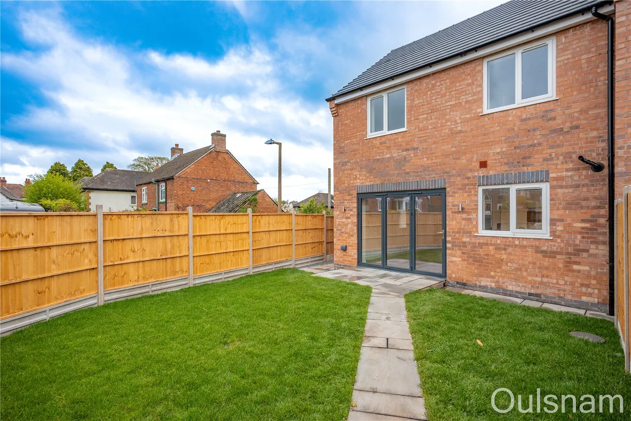 Barley Mow Lane, Catshill, Bromsgrove, Worcestershire, B61 0LU, photo 17
