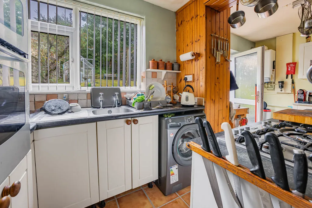 Lobden Crescent Whitworth, Rochdale OL12 8PU, photo 8