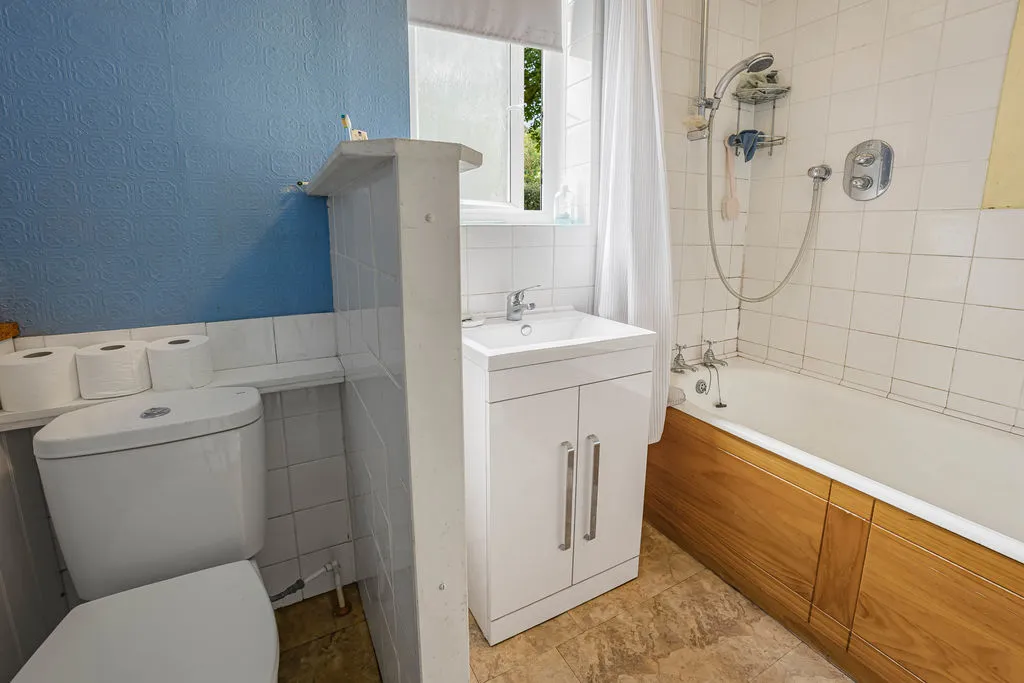 Lobden Crescent Whitworth, Rochdale OL12 8PU, photo 17
