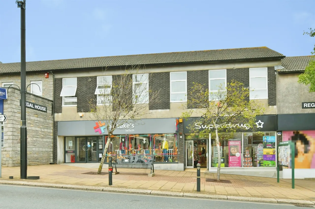 2 bed flat for sale — Fore Street, Saltash