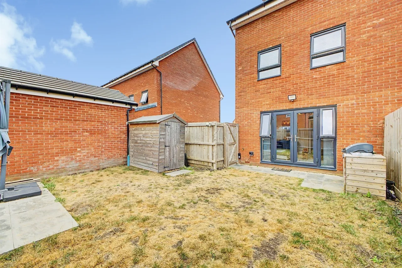 Stratford Drive, Overstone, Northampton, photo 15
