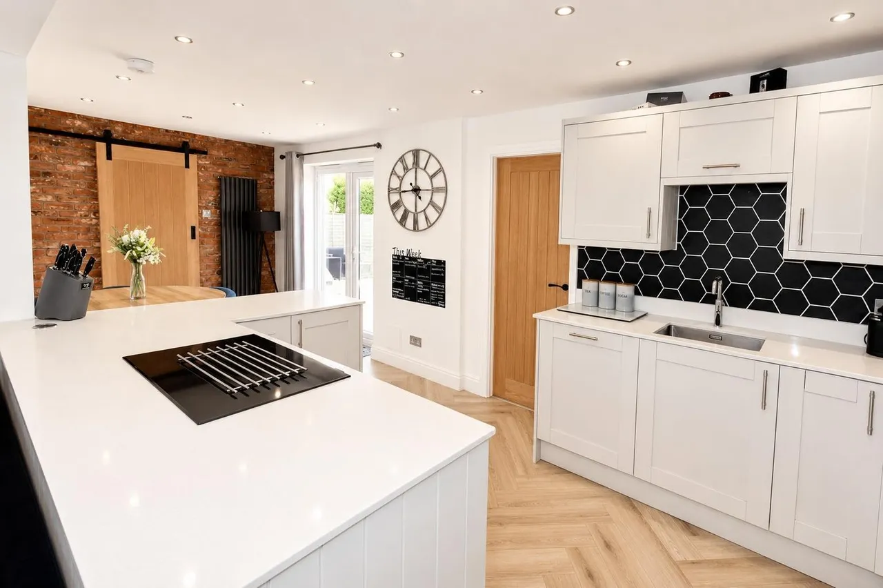 Bradford Way, Toddington, Bedfordshire LU5 6EE, photo 9