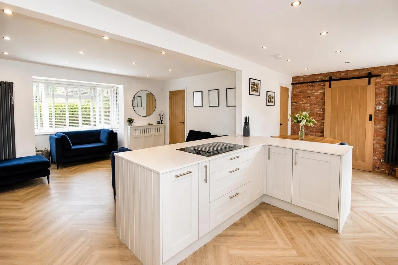 Bradford Way, Toddington, Bedfordshire LU5 6EE, photo 3