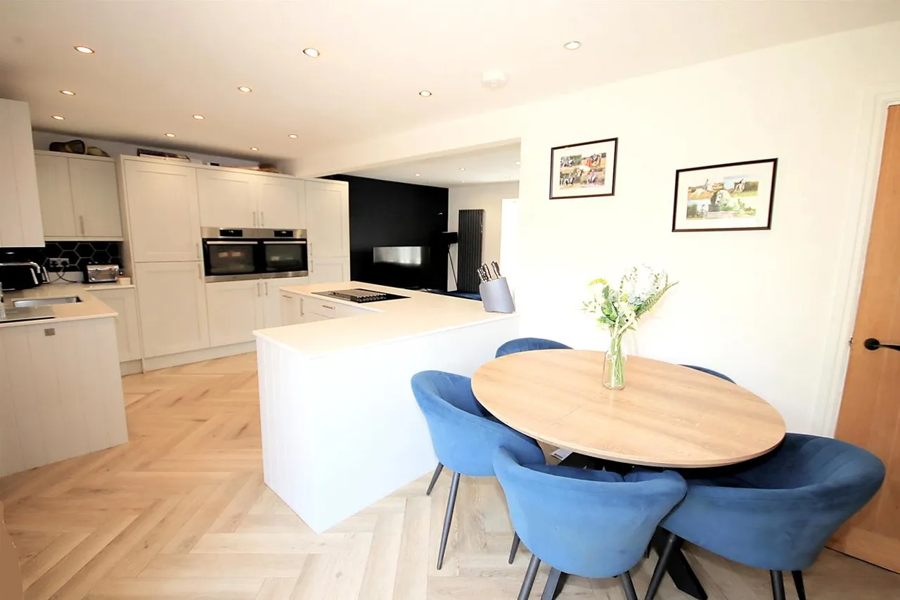 Bradford Way, Toddington, Bedfordshire LU5 6EE, photo 7