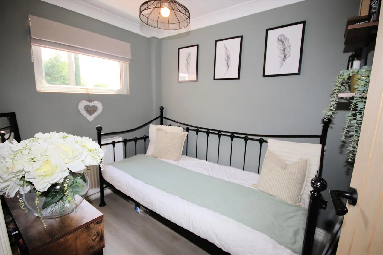 Bradford Way, Toddington, Bedfordshire LU5 6EE, photo 13