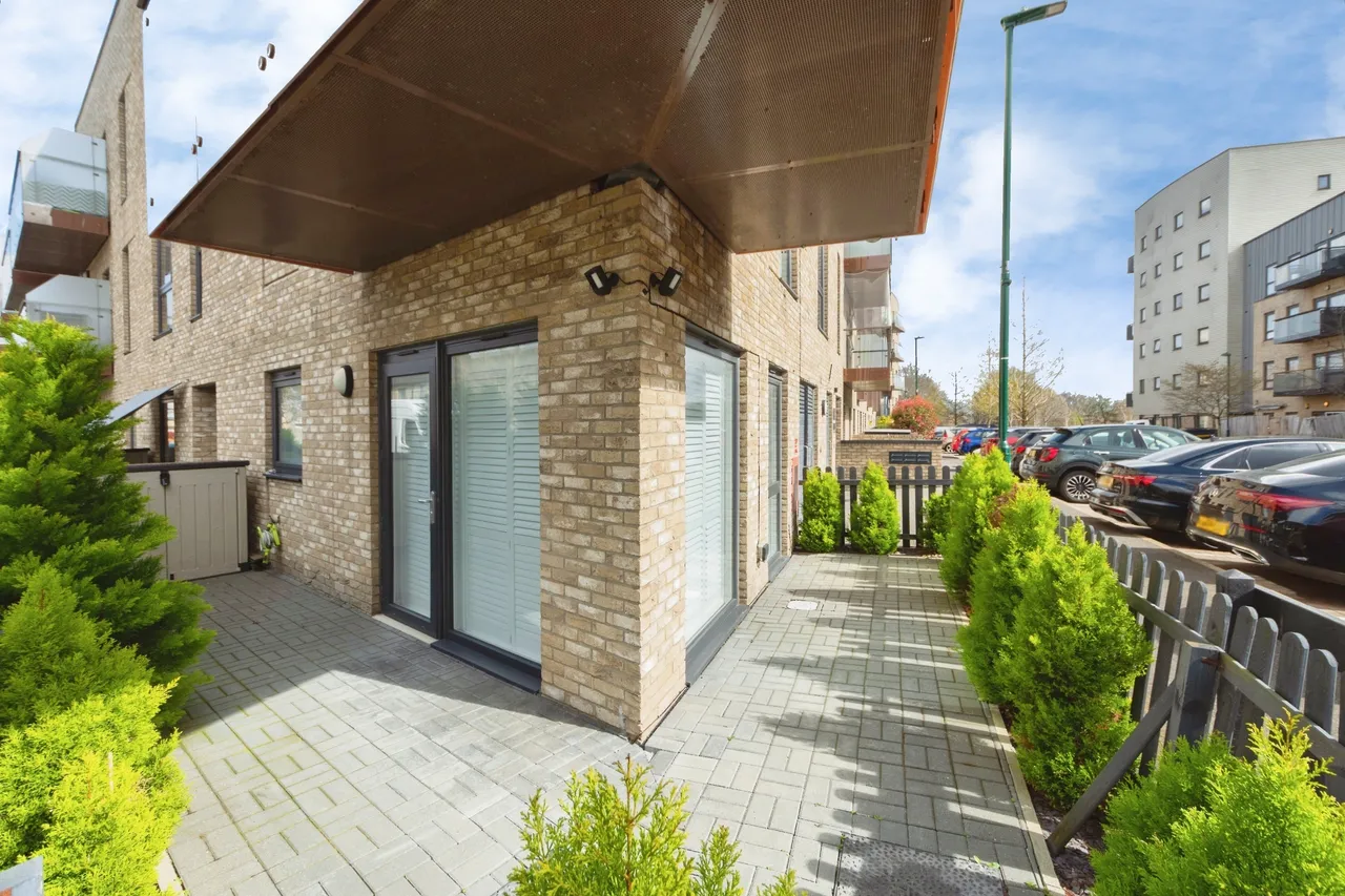 Ferndale Crescent, Carshalton, photo 3