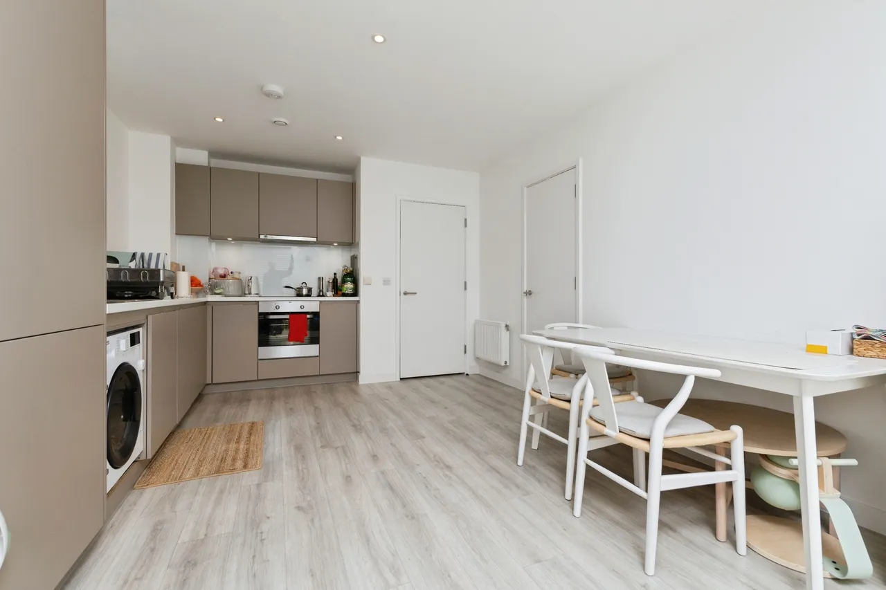 Ferndale Crescent, Carshalton, photo 7