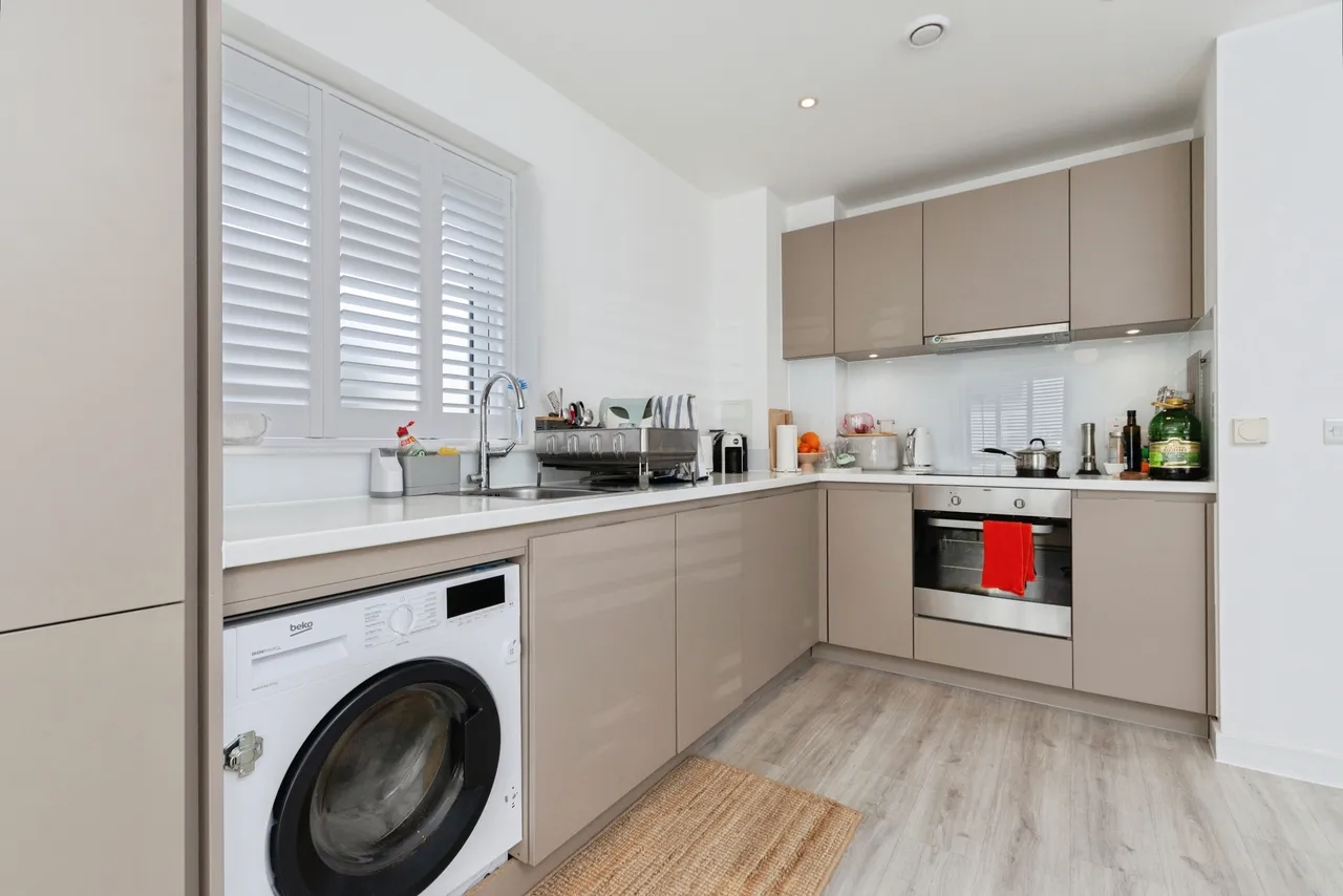 Ferndale Crescent, Carshalton, photo 9