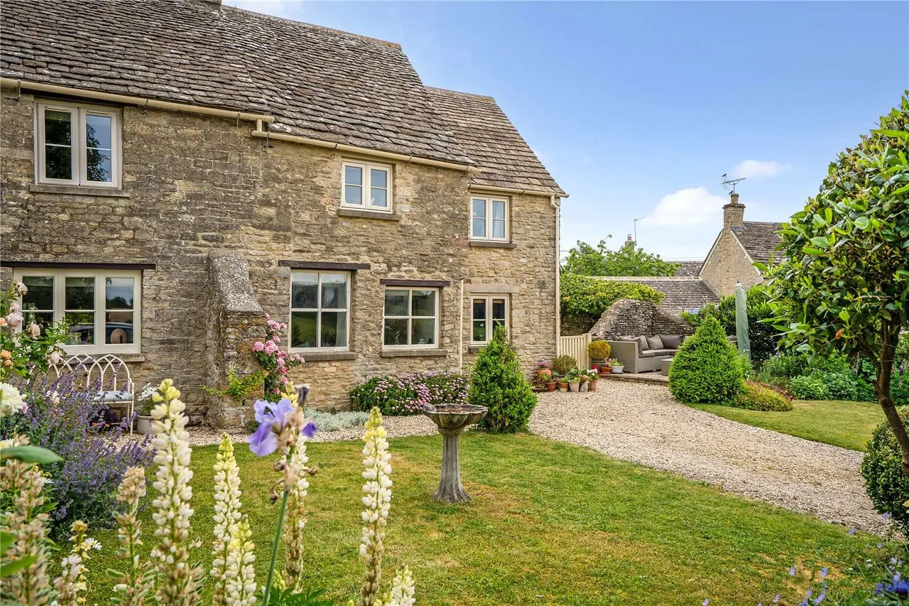 Church Road, Quenington, Cirencester, Gloucestershire, GL7 5BL, photo 12