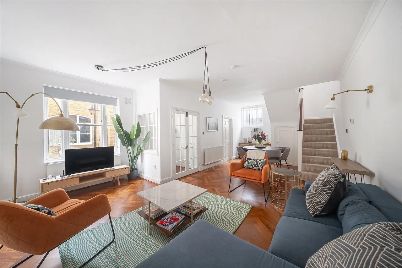 2 bed house for sale — West Mews, Pimlico, London, SW1V